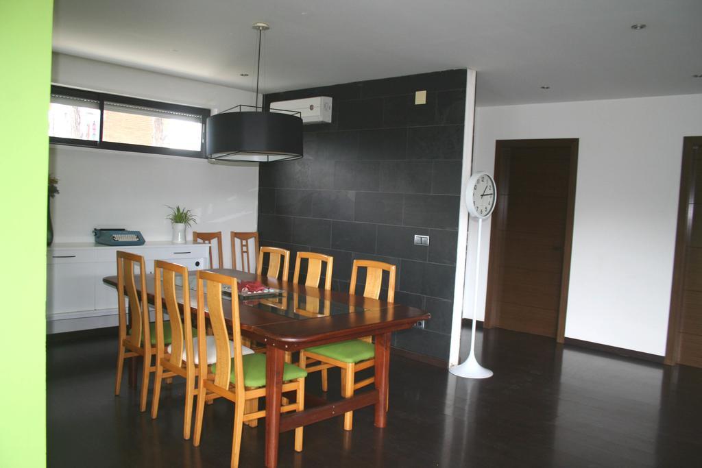 Casa Ceca De La Playa Y Barcelona, Con Piscina Climatizada Y Jacuzzi Villa Vallromanes Dış mekan fotoğraf